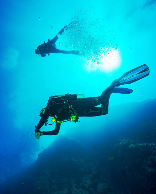professional-scuba-diver